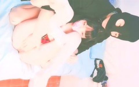 [MP4/709MB]18岁在校超级可爱白虎无毛萝莉，被大叔就这样糟蹋了