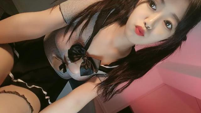 [1V/1.4G]小萝莉情趣肚兜扭动屁股浪叫呻吟